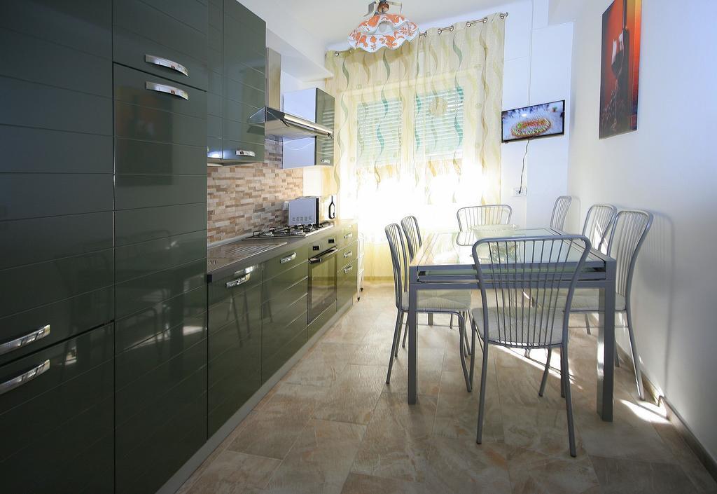 Top Relax Apartment อาลัสซิโอ ภายนอก รูปภาพ